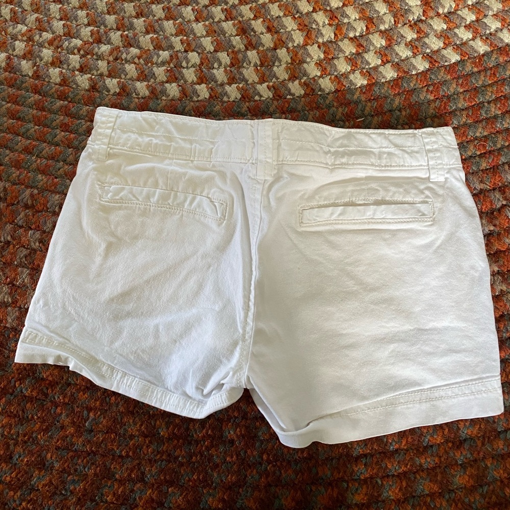 White Old Navy shorts